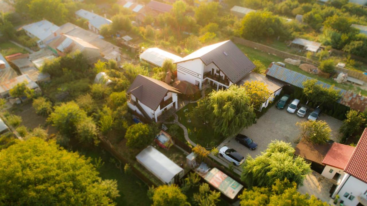 Pensiunea Puiu Afumati Exterior photo